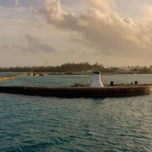 bermuda ocean wall