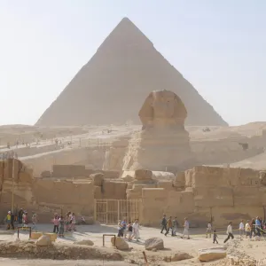 crowds at the sphinx